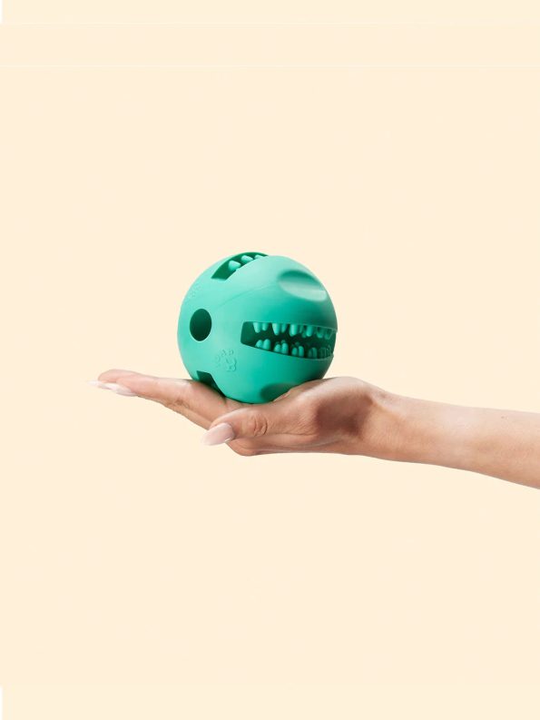 snackinballhands_5c0af5e8-55c3-44ec-a84d-fd5f8ae6e623-1